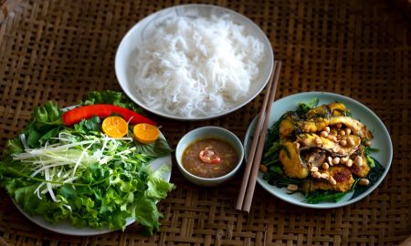What is the difference between vegan and vegetarian?
