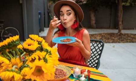 What is the difference between vegan and vegetarian?
